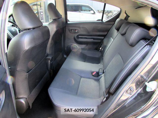 Toyota AQUA 2013-11 243748-15
