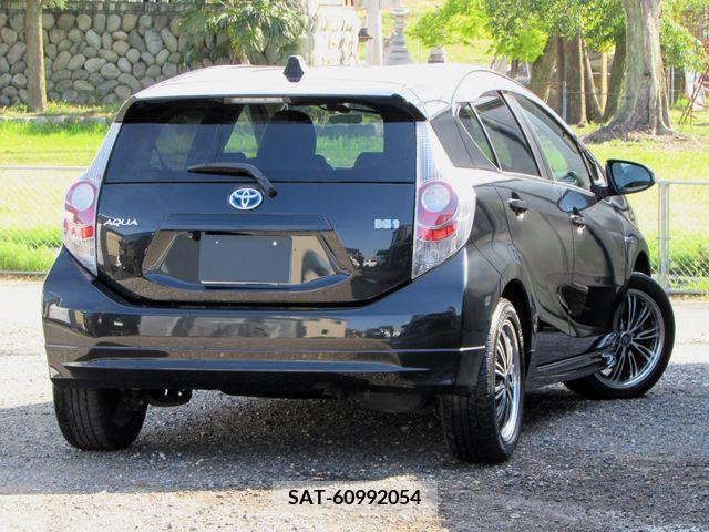 Toyota AQUA 2013-11 243748-2