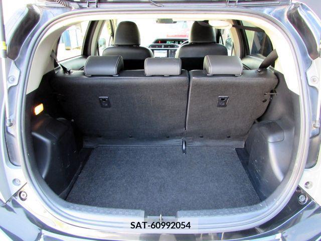 Toyota AQUA 2013-11 243748-16