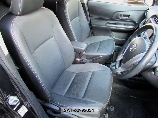 Toyota AQUA 2013-11 243748-3