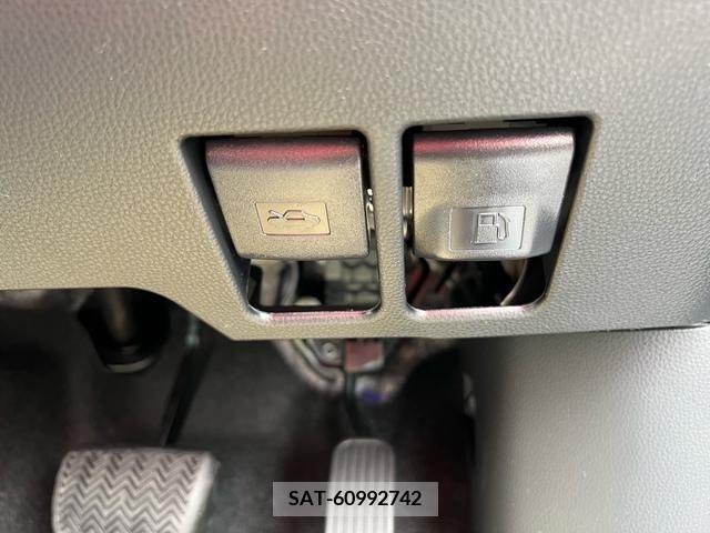 Toyota NOAH 2024-03 226941-14