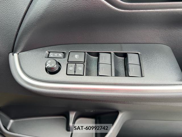 Toyota NOAH 2024-03 226941-12