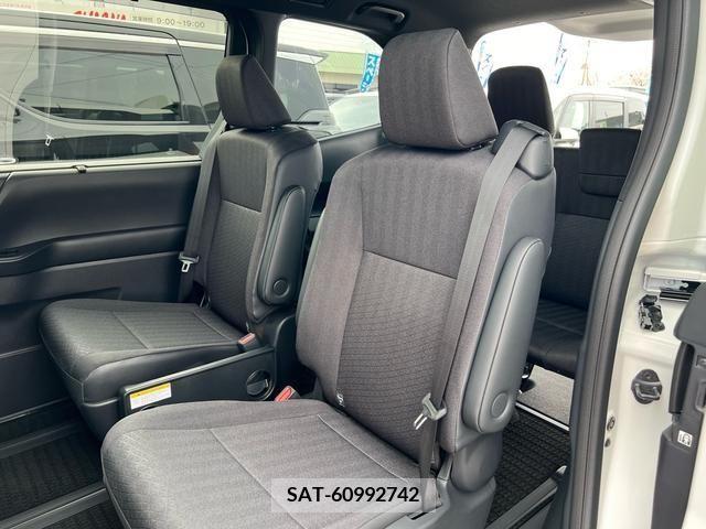 Toyota NOAH 2024-03 226941-8
