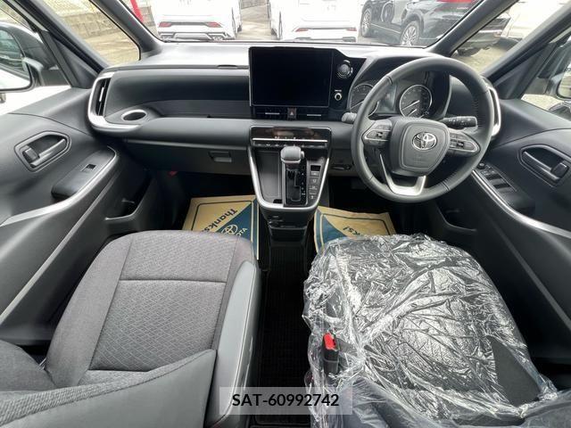 Toyota NOAH 2024-03 226941-7