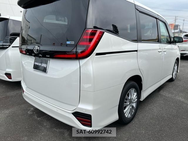 Toyota NOAH 2024-03 226941-3