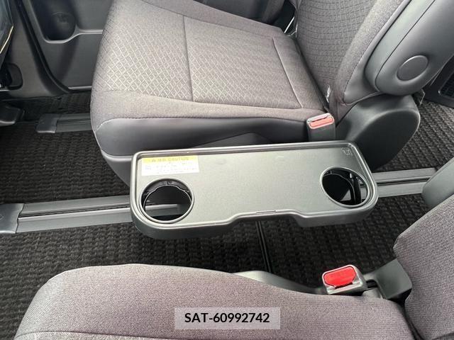 Toyota NOAH 2024-03 226941-10