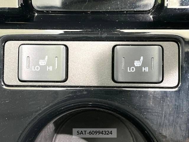 Toyota PRIUS 2019-06 322419-6