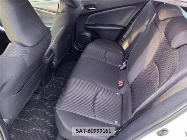 Toyota PRIUS 2018-04 281712-13