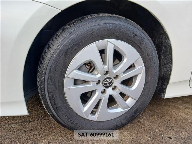 Toyota PRIUS 2018-04 281712-17