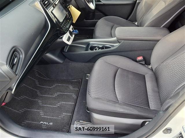 Toyota PRIUS 2018-04 281712-9