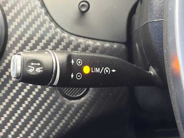 Mercedes Benz A-CLASS 2015-02 192373-5