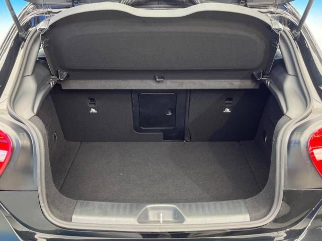 Mercedes Benz A-CLASS 2015-02 192373-11