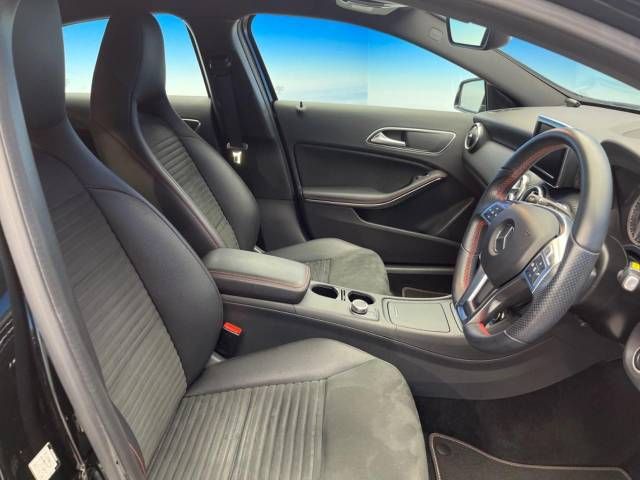 Mercedes Benz A-CLASS 2015-02 192373-7