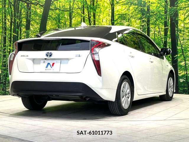 Toyota PRIUS 2016-03 281841-19