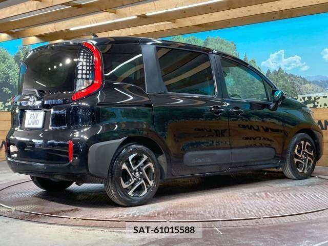 Toyota SIENTA 2022-10 221013-17
