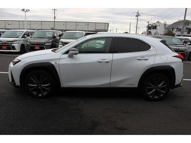 Lexus UX 2021-02 194233-6
