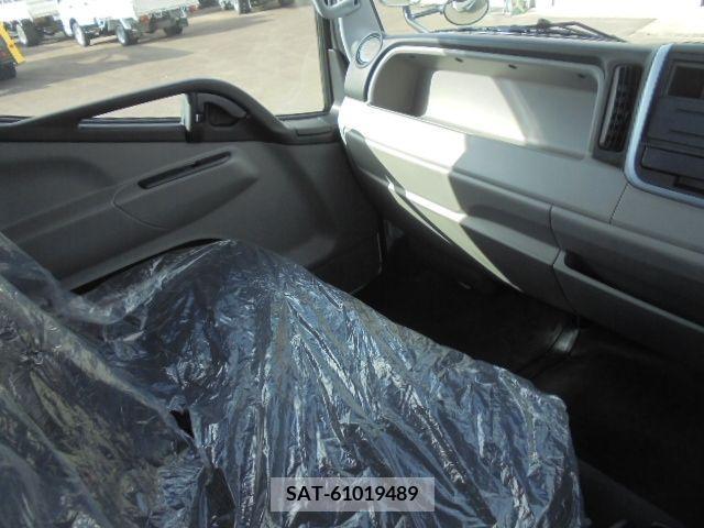 Mitsubishi CANTER 2023-01 200706-16