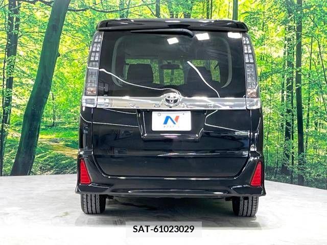 Toyota VOXY 2015-04 352011-15