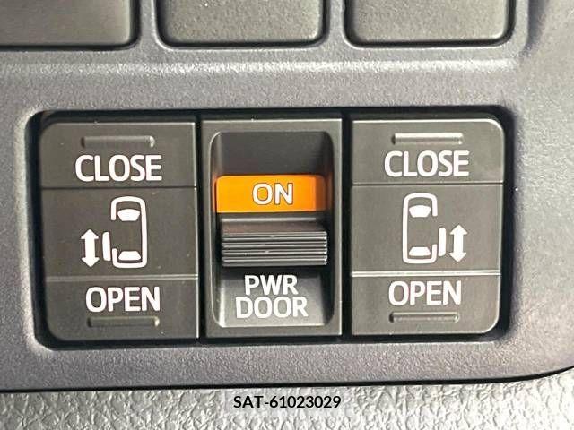 Toyota VOXY 2015-04 352011-4