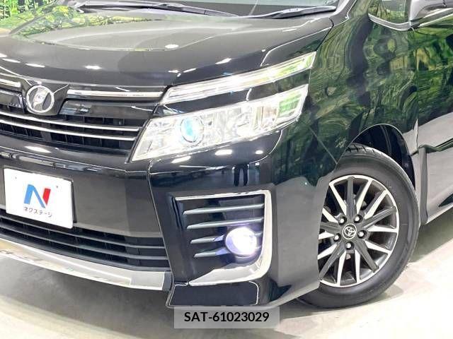Toyota VOXY 2015-04 352011-12
