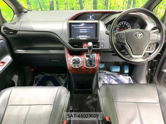 Toyota VOXY 2015-04 352011-1