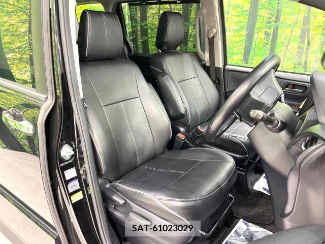 Toyota VOXY 2015-04 352011-9