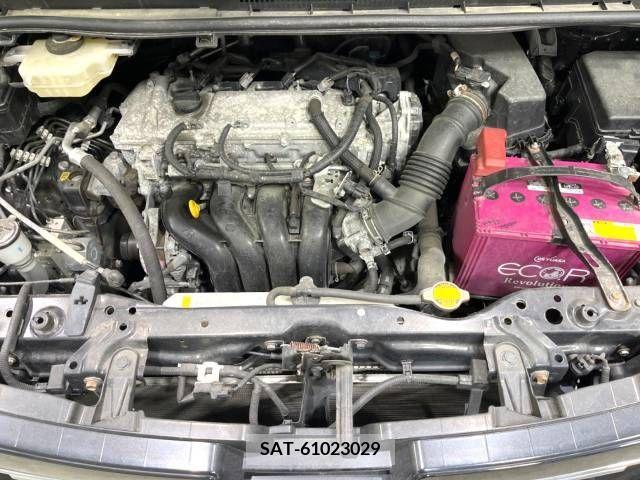Toyota VOXY 2015-04 352011-18