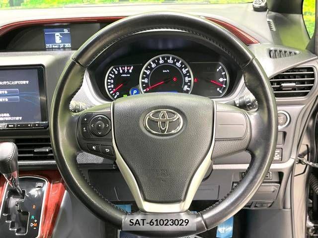Toyota VOXY 2015-04 352011-8