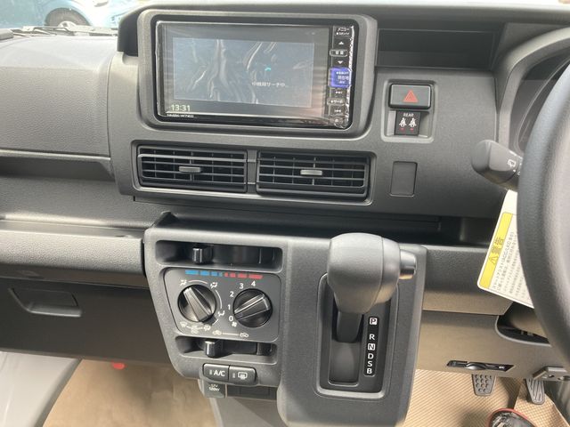 Daihatsu HIJET CARGO 2023-08 19976-5