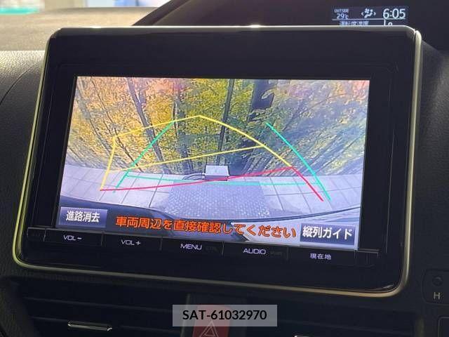Toyota VOXY 2016-01 330785-3