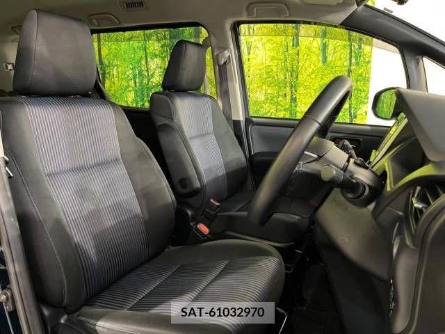 Toyota VOXY 2016-01 330785-8