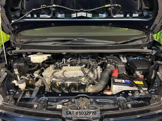 Toyota VOXY 2016-01 330785-18