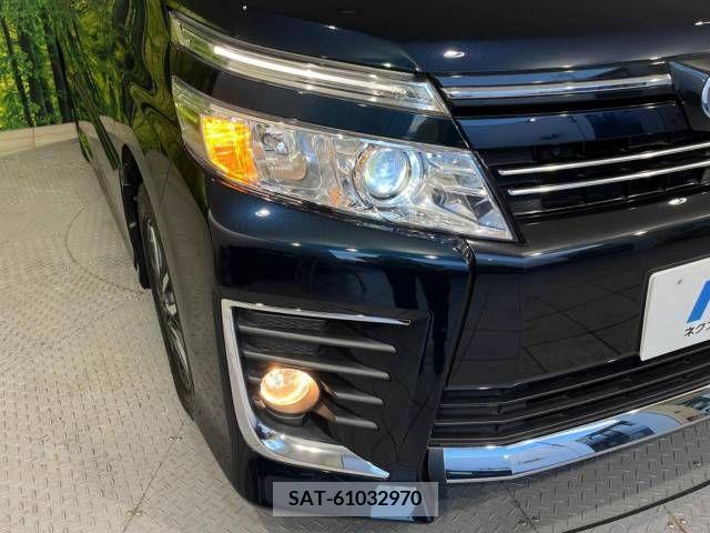 Toyota VOXY 2016-01 330785-13