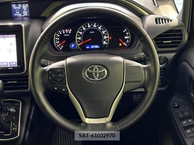 Toyota VOXY 2016-01 330785-12