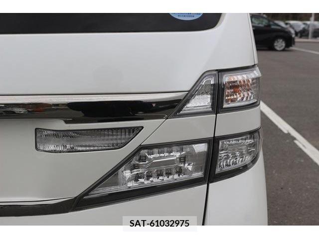 Toyota VELLFIRE 2013-04 237762-10