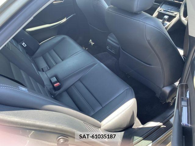 Lexus IS 2018-03 388256-3