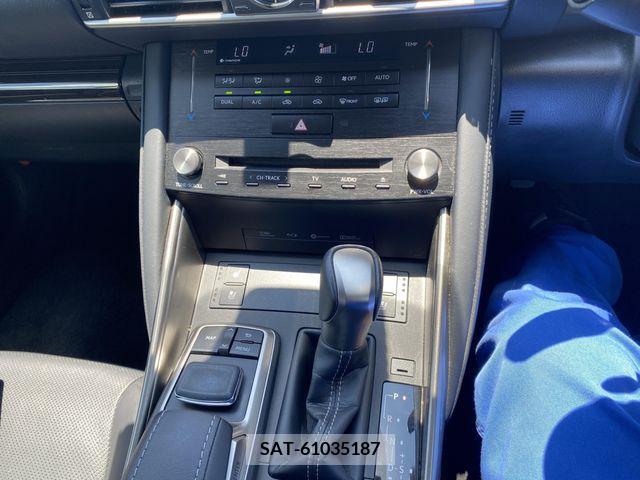 Lexus IS 2018-03 388256-6