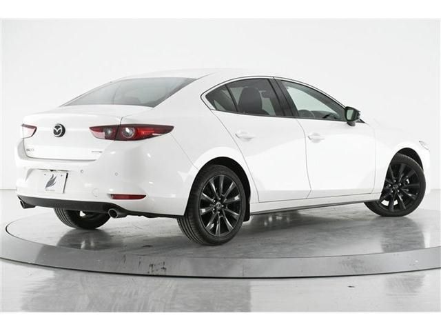 Mazda MAZDA3 2021-11 27946-1