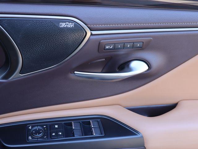 Lexus ES 2019-02 183808-18