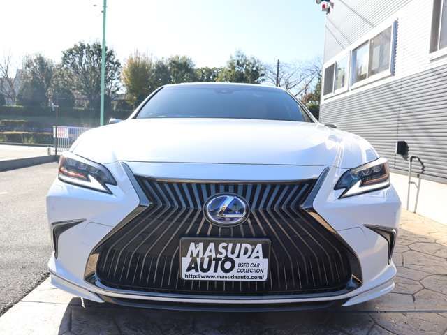 Lexus ES 2019-02 183808-1