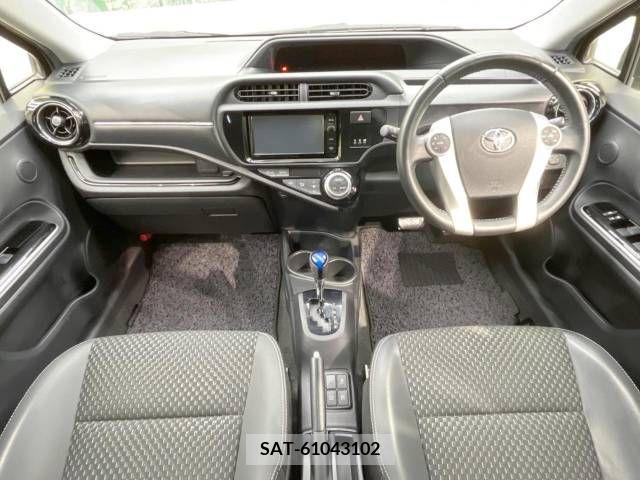 Toyota AQUA 2015-08 248832-1