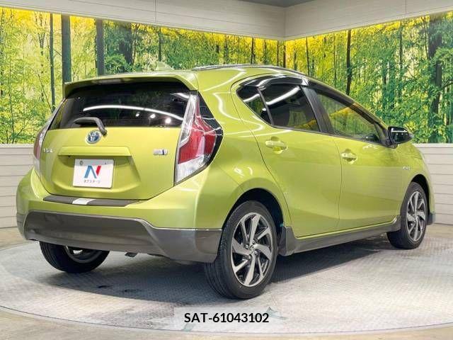 Toyota AQUA 2015-08 248832-17