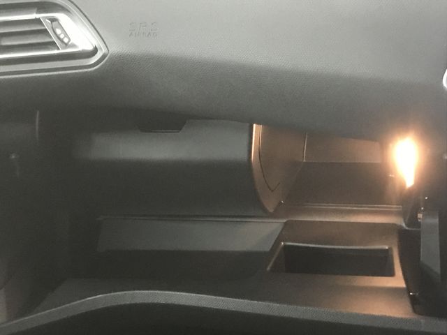 Peugeot 308 2018-06 193050-29