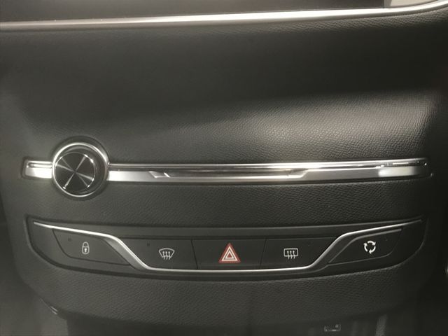Peugeot 308 2018-06 193050-26