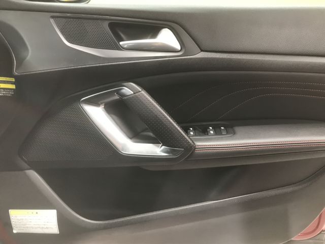 Peugeot 308 2018-06 193050-17