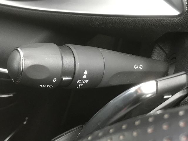 Peugeot 308 2018-06 193050-19
