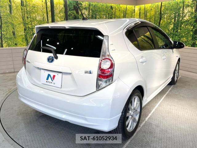 Toyota AQUA 2013-08 257018-18