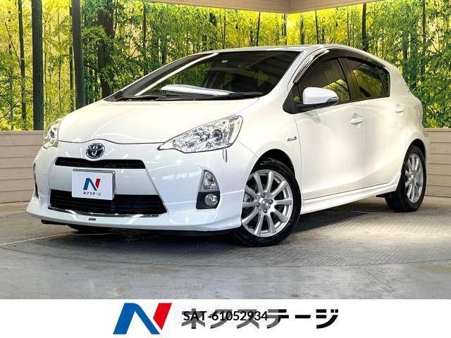 Toyota AQUA 2013-08 257018-0