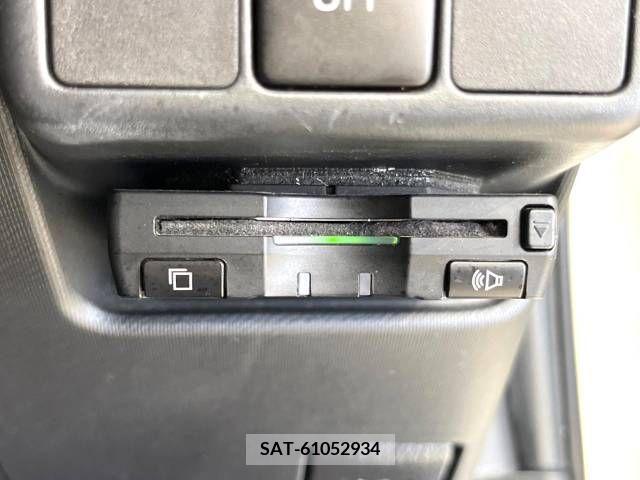 Toyota AQUA 2013-08 257018-8