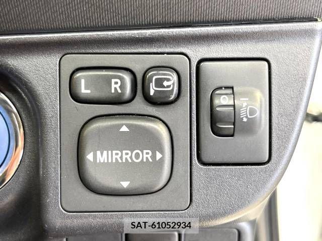 Toyota AQUA 2013-08 257018-7